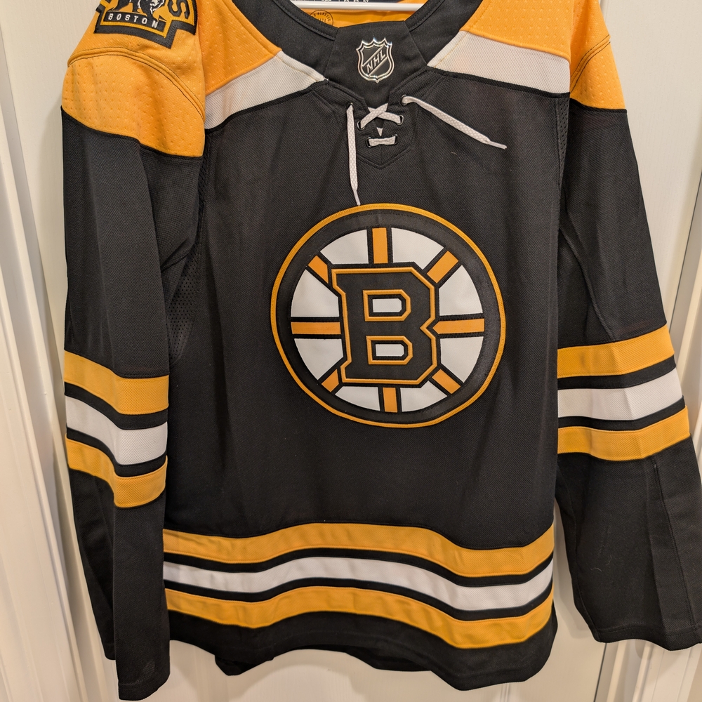 Boston Bruins NHL Jersey - Black and Gold